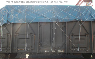 加蓋篷布的敞車